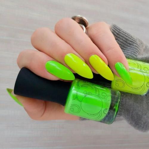 Neon-Green-Summer-Nail-Colors-6
