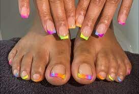 Neon-Pattern-Toe-Nails-6
