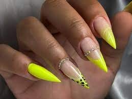 Neon-Pointy-Stiletto-Nails-4