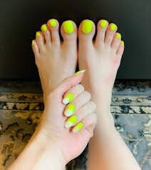 Neon-Yellow-10