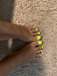 Neon-Yellow-9