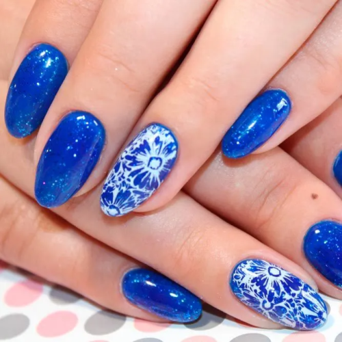Nice-Ideas-for-Blue-and-White-Nails-3