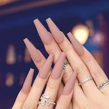 Nude-Matte-Coffin-Nails-10