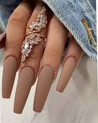 Nude-Matte-Coffin-Nails-2