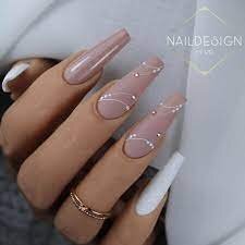 Nude-Matte-Coffin-Nails-3