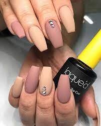 Nude-Matte-Coffin-Nails-4