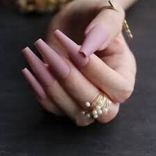 Nude-Matte-Coffin-Nails-8