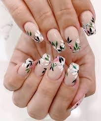 Nude-Nails-With-Flowers-Art-9