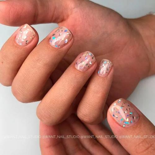 Nude-Nails-With-Glitter-Design-3