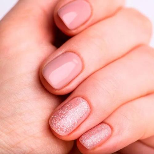 Nude-Nails-With-Glitter-Design-4