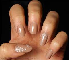 Nude-Nails-With-Stickers-Design-9