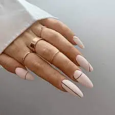 Nude-Nails-with-Black-Strict-Lines-2.jpg