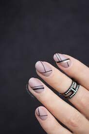 Nude-Nails-with-Black-Strict-Lines-7