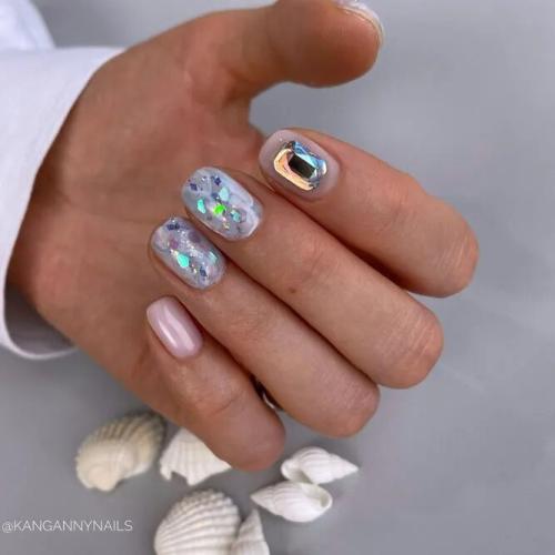 Nude-Nails-with-Rhinestones-1