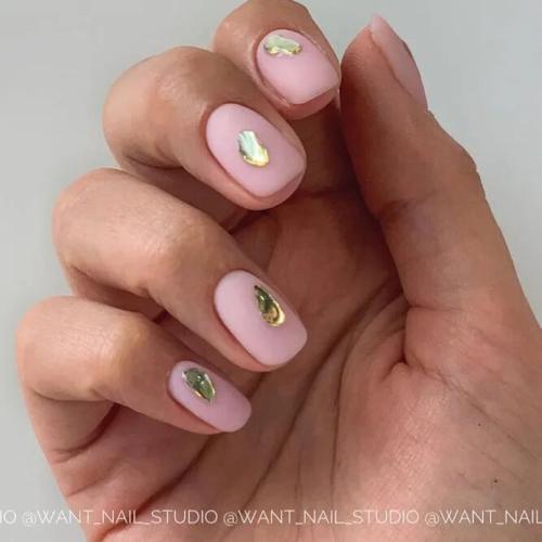 Nude-Pink-Short-Nails-3