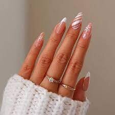 Nude-and-White-Christmas-Nails-2