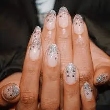 Nude-glitter-nails-4