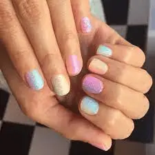 Ombre-Nail-Art-Ideas-For-Everyone-4