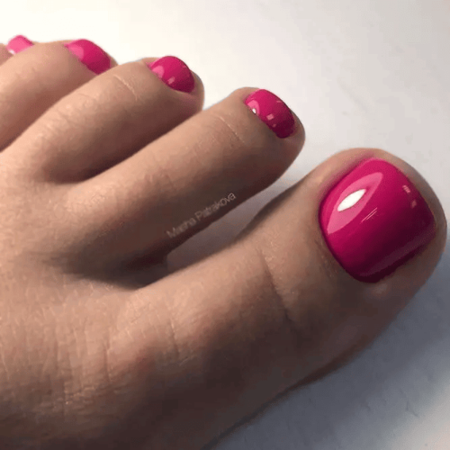 One-Color-Nail-Designs-For-Your-Toes-1