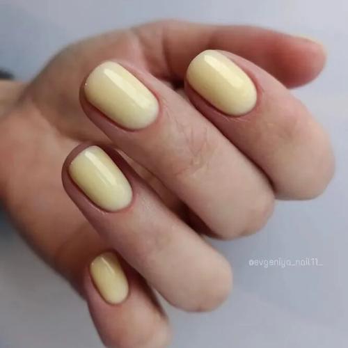 One-Color-Polish-For-Short-Nails-1