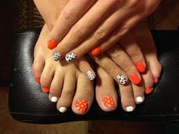 Orange-Hues-For-Toe-Nails-8