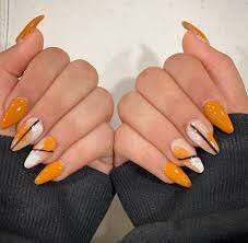 Orange-Hues-for-Almond-Shaped-Nails-3