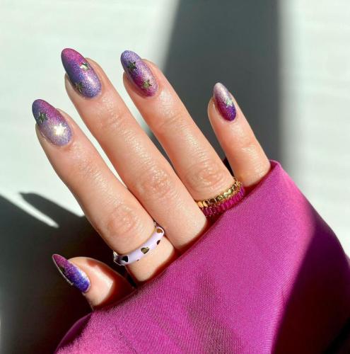 Out-Of-This-World-Ombre-Nails-5