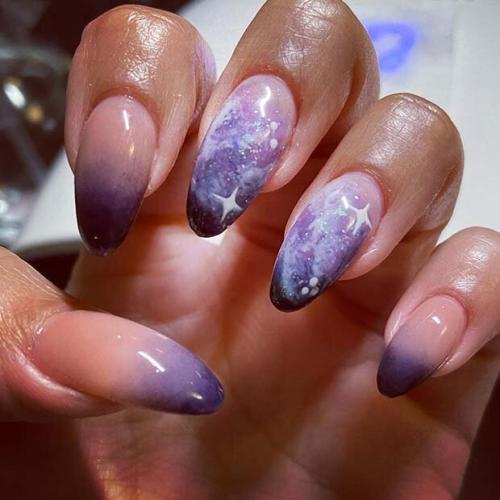 Out-Of-This-World-Ombre-Nails