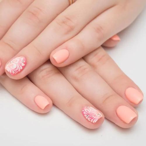 Peach-And-White-Nails-3