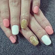 Peach-And-White-Nails-4