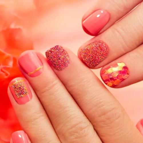 Peach-Nails-With-Glitter-1