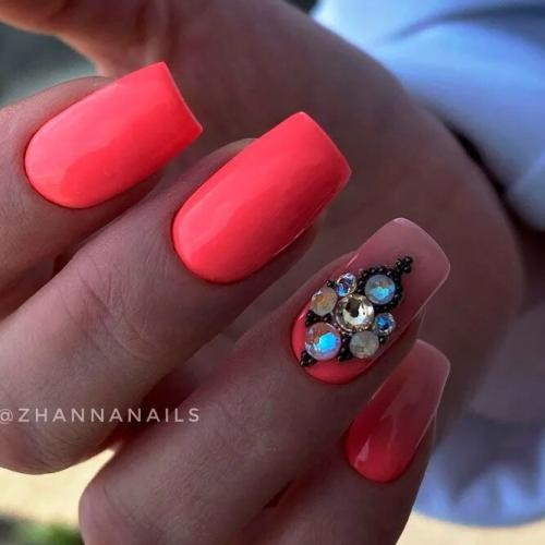 Peach-Nails-With-Rhinestones-3