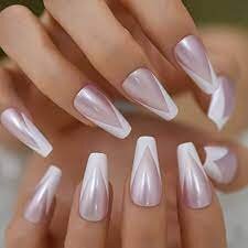 Pearl-Detail-Luxury-Nails-2