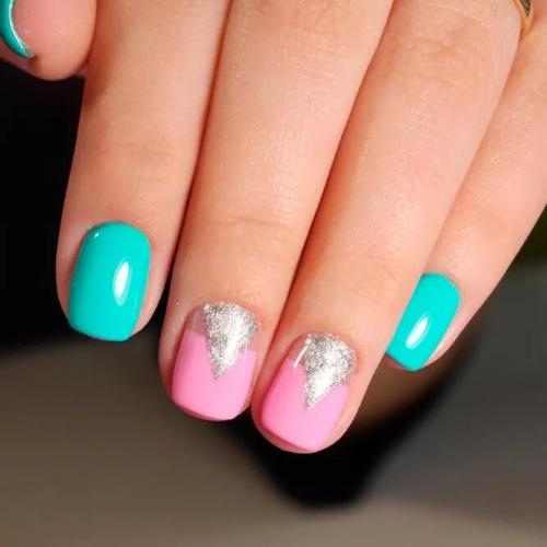 Perfect-Combination-of-Aqua-And-Different-Nail-Polishes-1