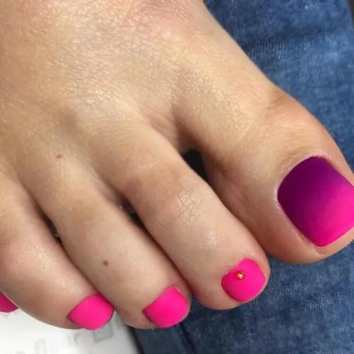 Pink-Toe-Nail-Colors-3
