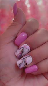 Pink-and-White-Marble-Nails-5