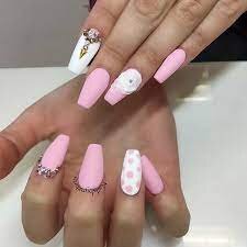 Pink-and-White-Nails-with-Flowers-5
