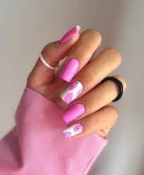 Pink-and-White-Nails-with-Geometric-3