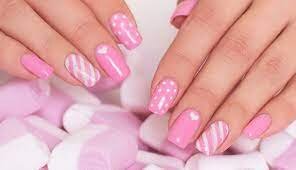 Pink-and-White-Nails-with-Geometric-5