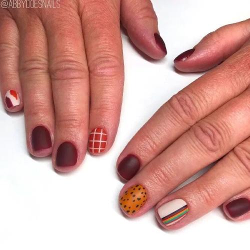Plaid-Designs-For-Burgundy-Nails-2
