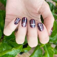 Plaid-Designs-For-Burgundy-Nails-6