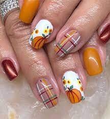 Plaid-Nails-for-Fall-Manicure-5