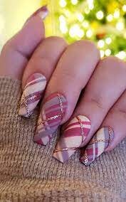 Plaid-Nails-for-Fall-Manicure-8