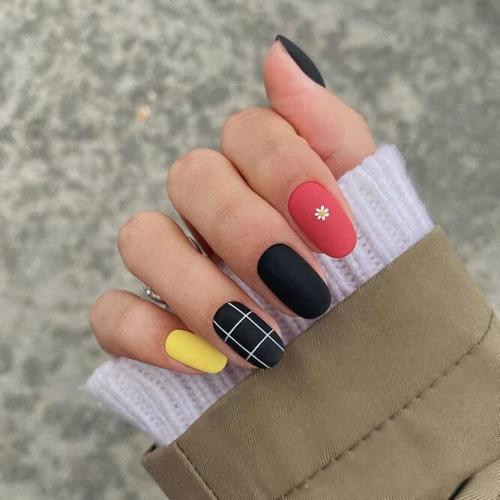 Plaid-Short-Nail-Designs-1