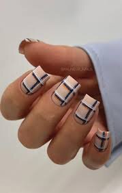 Plaid-Short-Nail-Designs-10