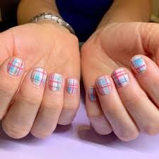 Plaid-Short-Nail-Designs-8