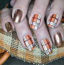 Plaid-Short-Nail-Designs-9