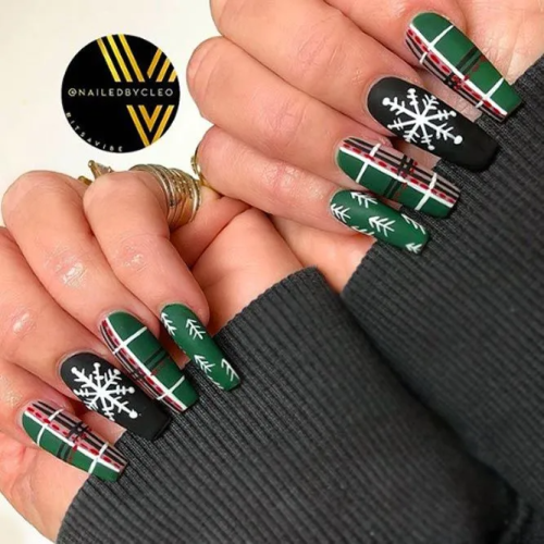 Plaid-Winter-Nails-Designs-1