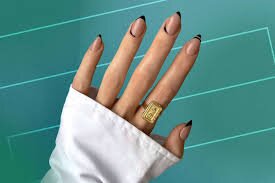 Pointy-Nails-Designs-for-Everyday-8