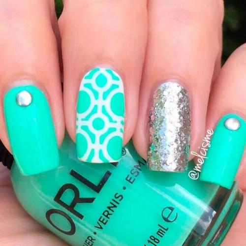Polka-Dot-Nail-Designs-2
